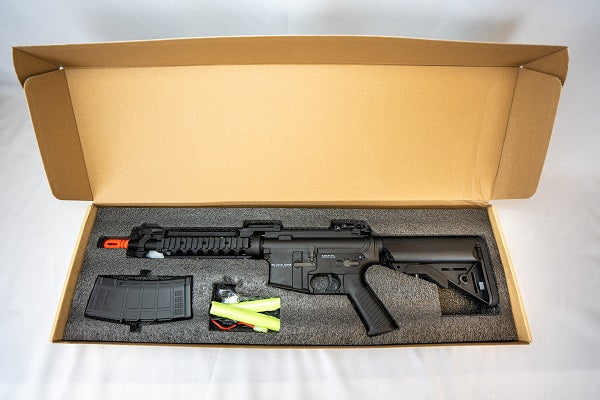 BLACK OPS - M4 Carbine 10.5" with battery and charger